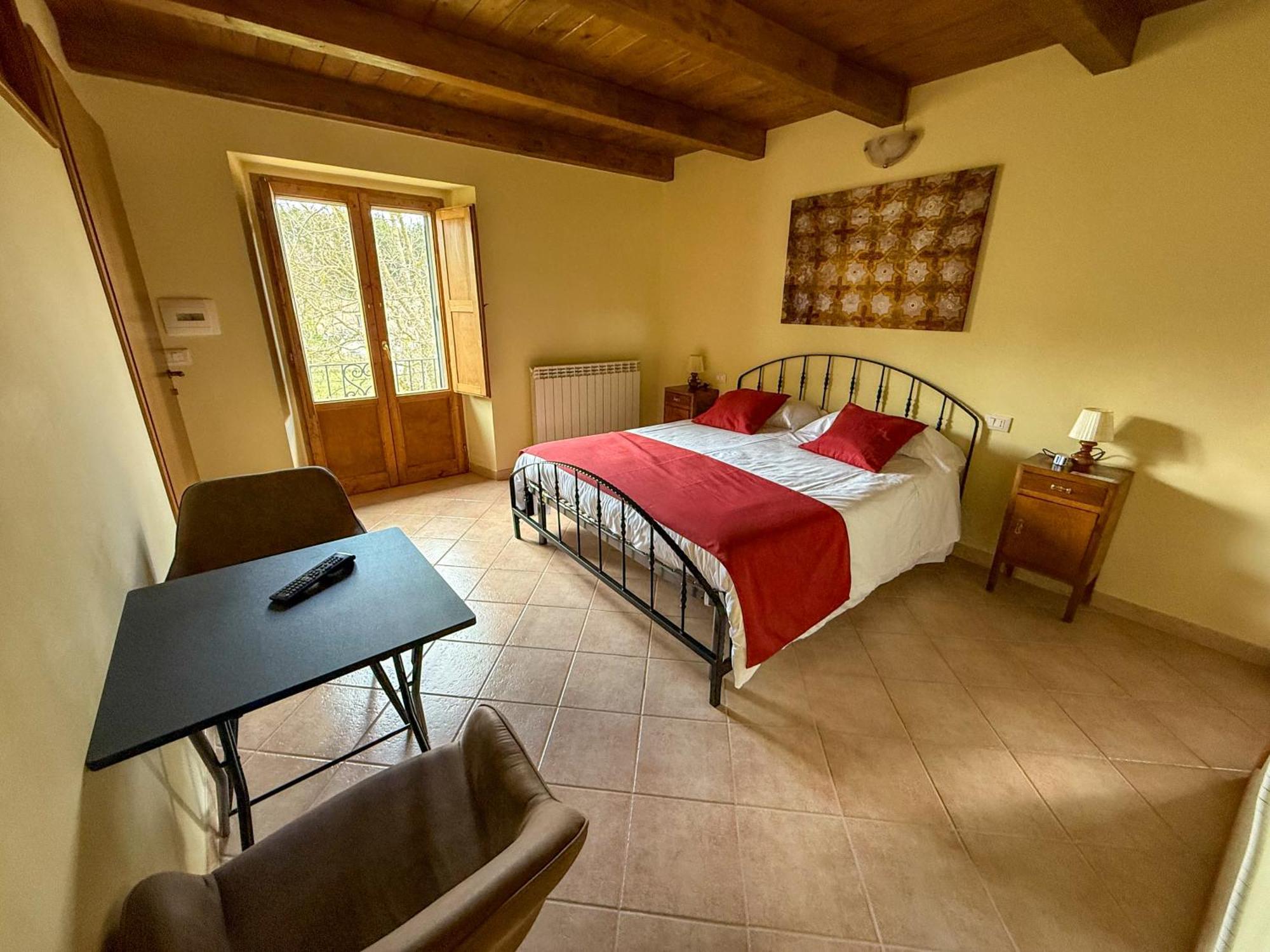 Sognando Bominaco - Dimora San Pellegrino Hotel Bagian luar foto