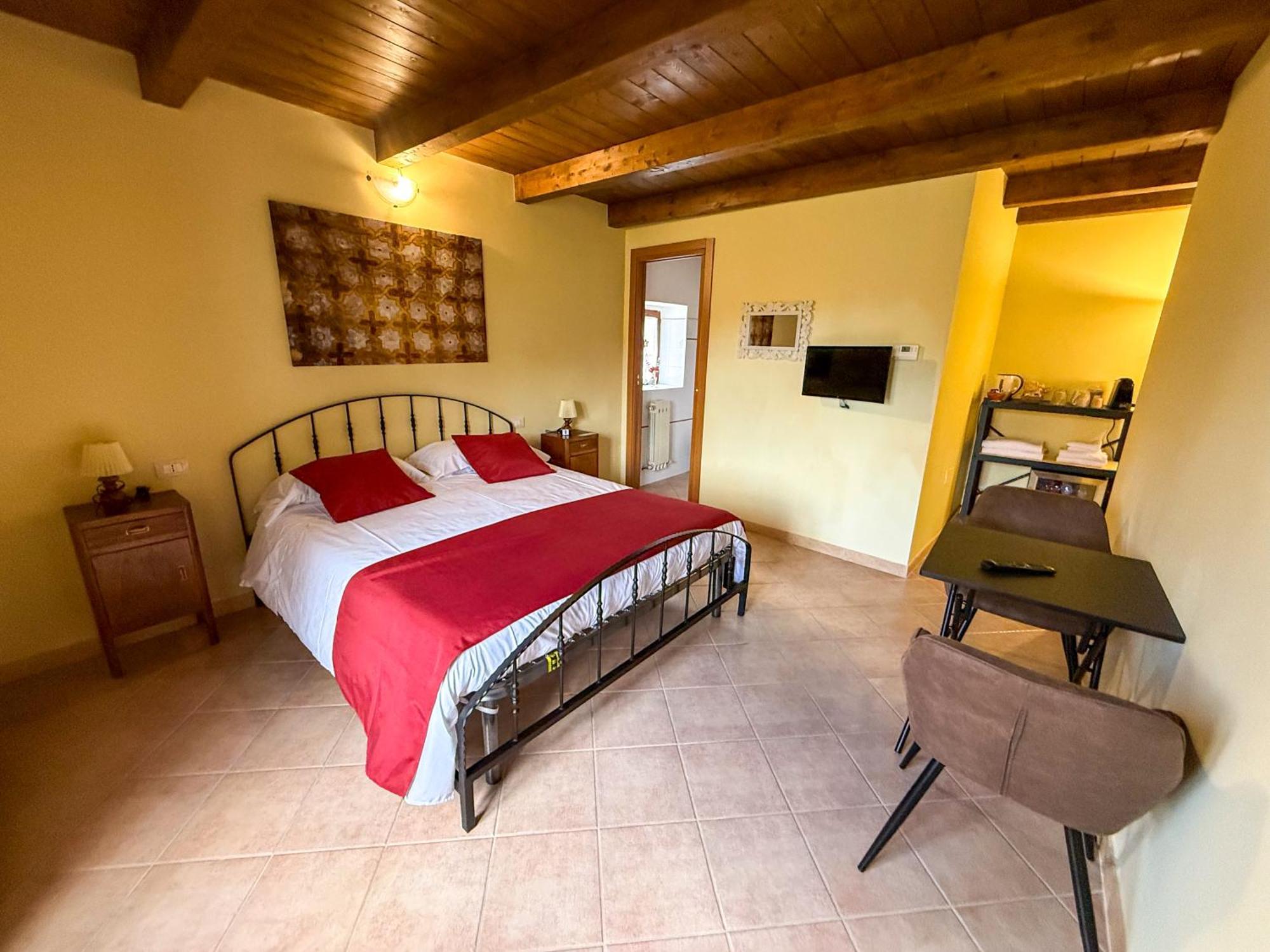 Sognando Bominaco - Dimora San Pellegrino Hotel Bagian luar foto